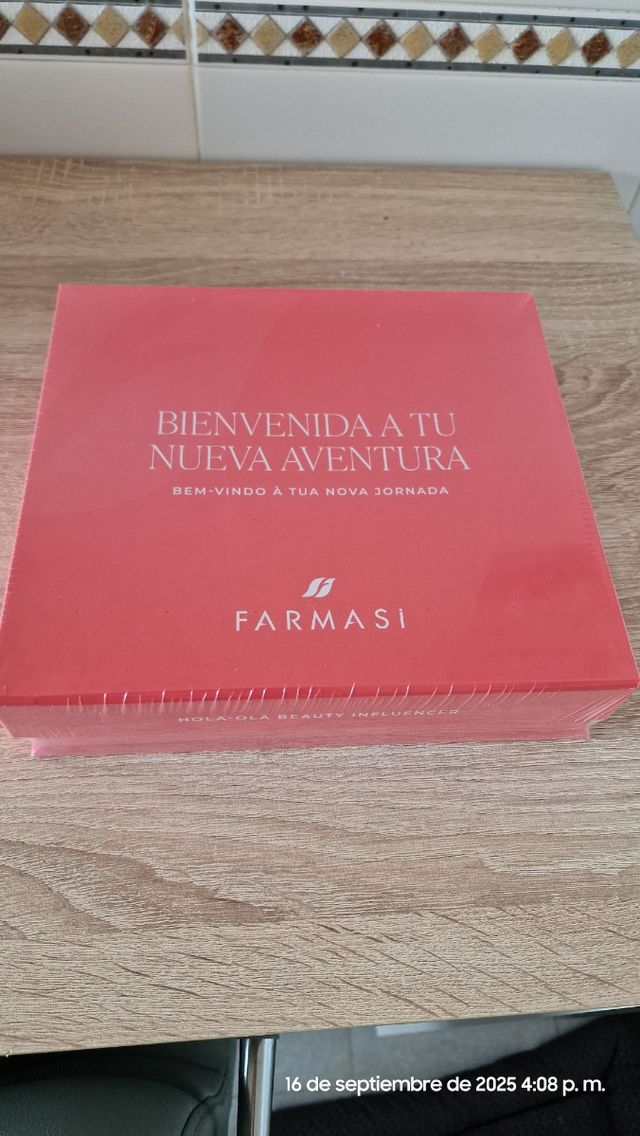 Lote Farmasi cremas y colonias