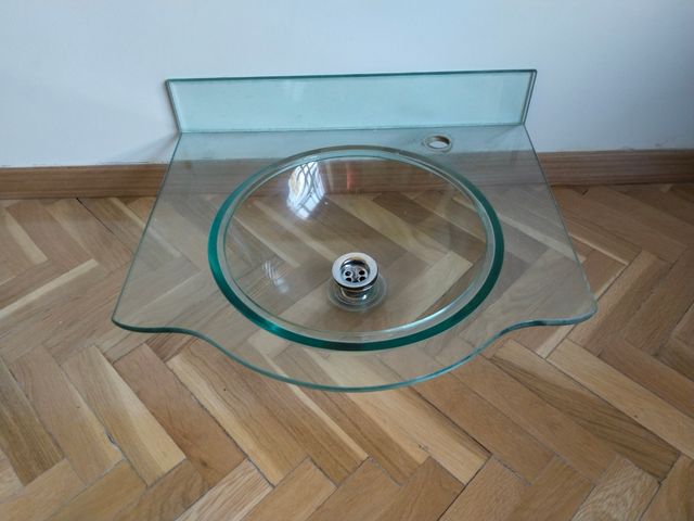 Lavabo de cristal moderno