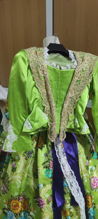 Traje Fallera Verde pistacho venta y alquiler