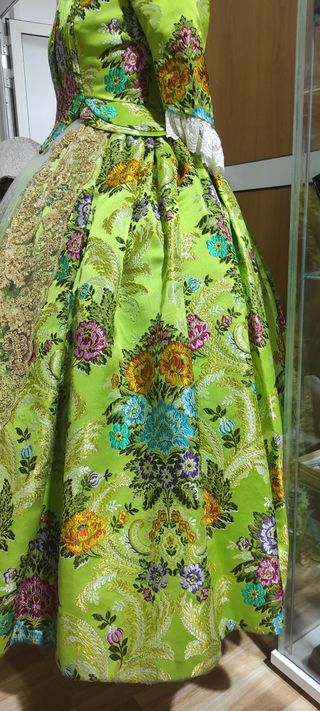 Traje Fallera Verde pistacho venta y alquiler