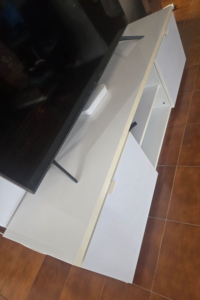 Mueble TV Blanco y Negro