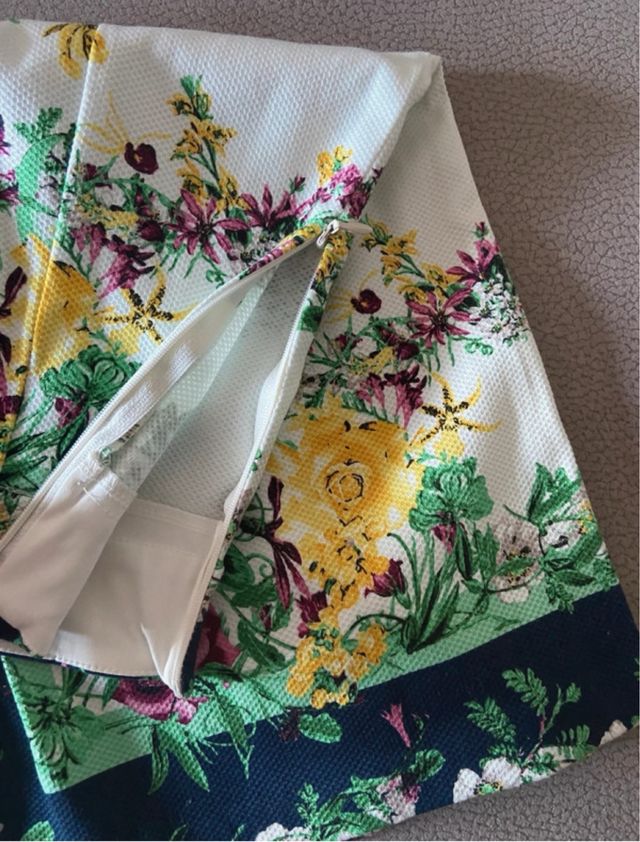 Falda nueva de algodón con estampado floral