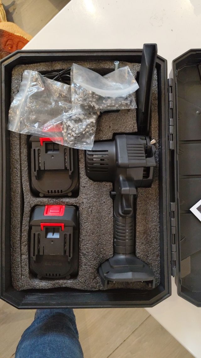 Mini motosierra eléctrica con dos batería