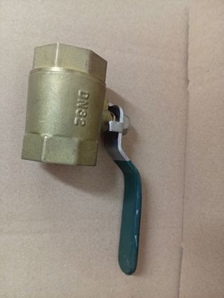 Llave de paso latón 1-1/4 (6 unidades)