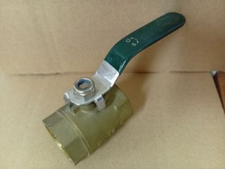 Llave de paso latón 1-1/4 (6 unidades)