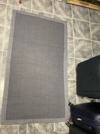 Alfombra gris/azul de tela