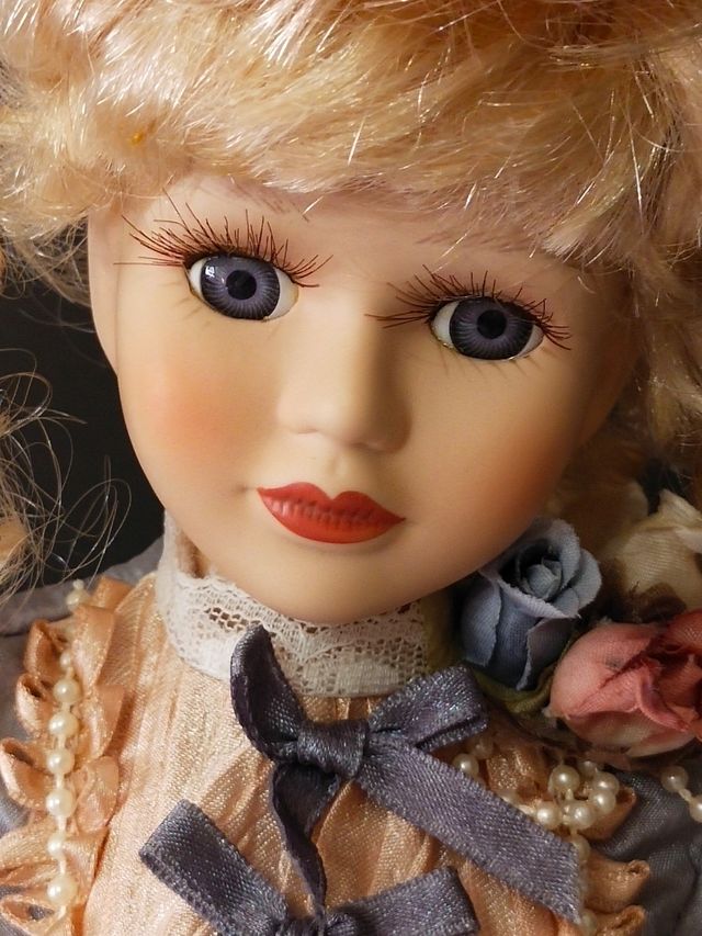 Muñeca de porcelana vintage 45 cm