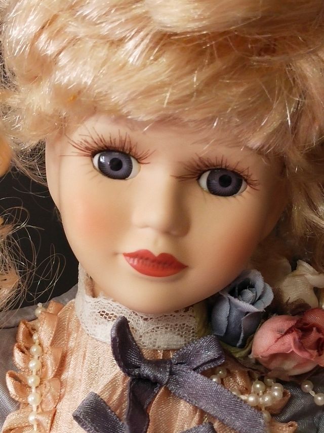 Muñeca de porcelana vintage 45 cm