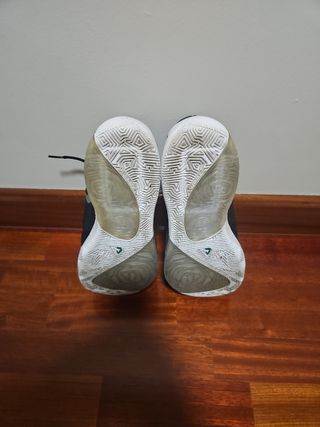 Zapatillas Nike Baloncesto Negras y Blancas