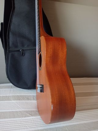 Ukulele Cordoba concerto da 10 cm, Guitarlele.