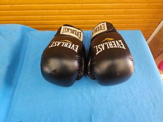 Guantes de Boxeo Everlast 10 Oz Negros