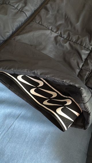 Abrigo Nike Negro con Capucha