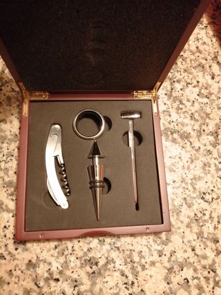 Juego de sacacorchos y accesorios para vino