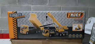 Camión volquete de juguete a control remoto