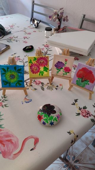 Cuadro lienzo flor 7x7 caballete 13x8