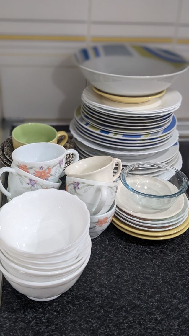 Juego de vasos, copas, cuencos y mortero