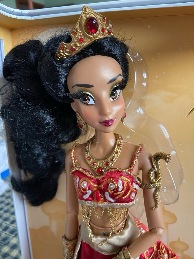 Jasmine red D23 Limited OOAK