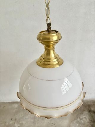 Lampadario vintage vetro bianco e ottone anni ‘70