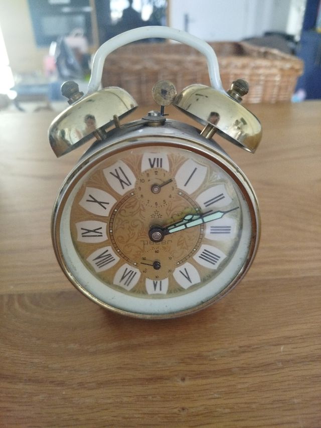 Reloj despertador Peter clásico