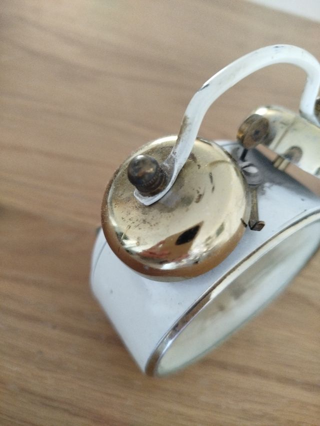 Reloj despertador Peter clásico