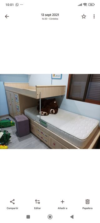Cama tren infantil con muchísimo almacenamiento.