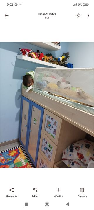 Cama tren infantil con muchísimo almacenamiento.