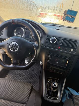 Volkswagen Golf 2003