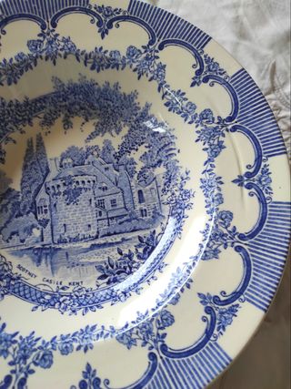 Servizio 8 piatti decorati blu e bianchi