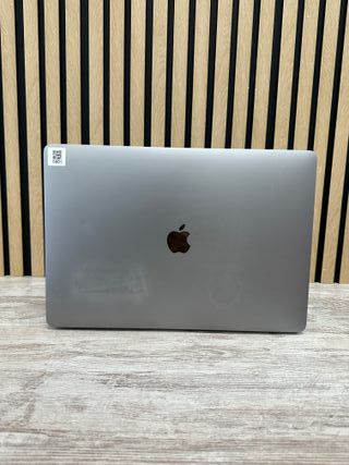 MacBook Pro 15" 2017 i7 16gb 256gb SSD