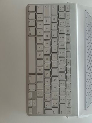 Apple Magic Keyboard con pilas