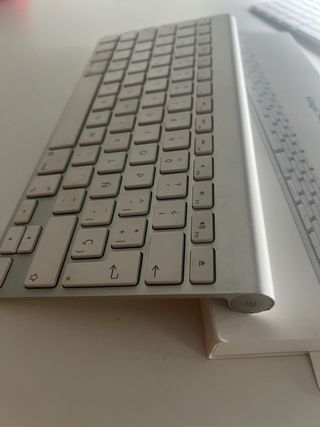 Apple Magic Keyboard con pilas