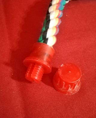 Percha para pájaros multicolor