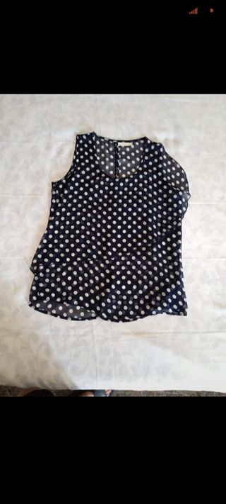 Blusa de mujer con lunares talla M