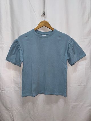 Camiseta azul manga corta Zara
talla 13/14