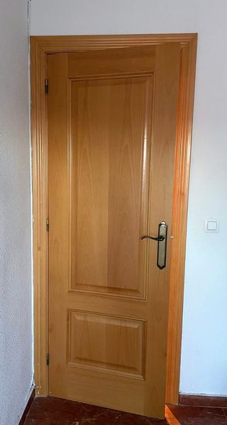 Puertas madera ciega y cristal