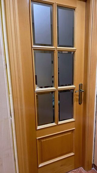 Puertas madera ciega y cristal