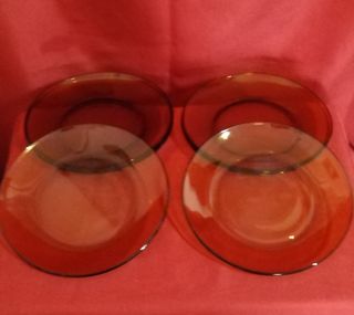Platos de cristal marrón