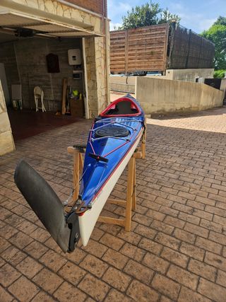 Kayak de fibra ligero Tahe Marine Fit con Timón
