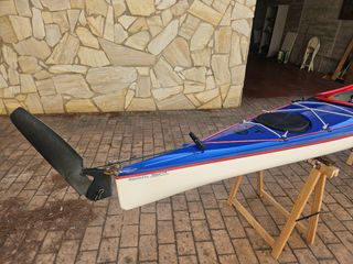 Kayak de fibra ligero Tahe Marine Fit con Timón