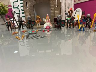 Lote aguila o halcon rojo guerreros medievales