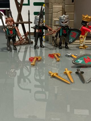 Lote aguila o halcon rojo guerreros medievales