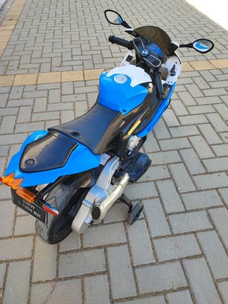 Moto Eléctrica Infantil BMW S1000RR. Seminueva.
