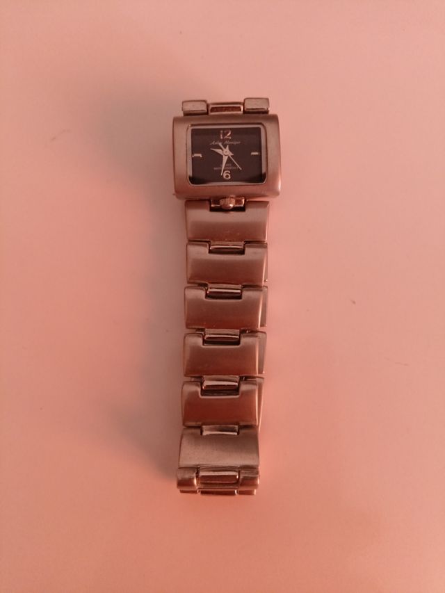 Reloj Anna Monique Plata y Negro