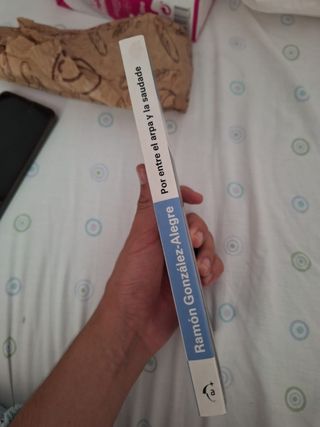 Por entre el arpa y la saudade