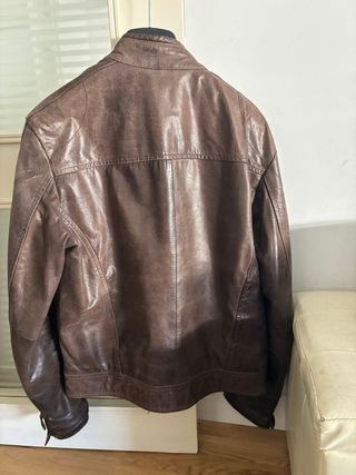 Cazadora bomber de cuero 100% marrón
precio final 