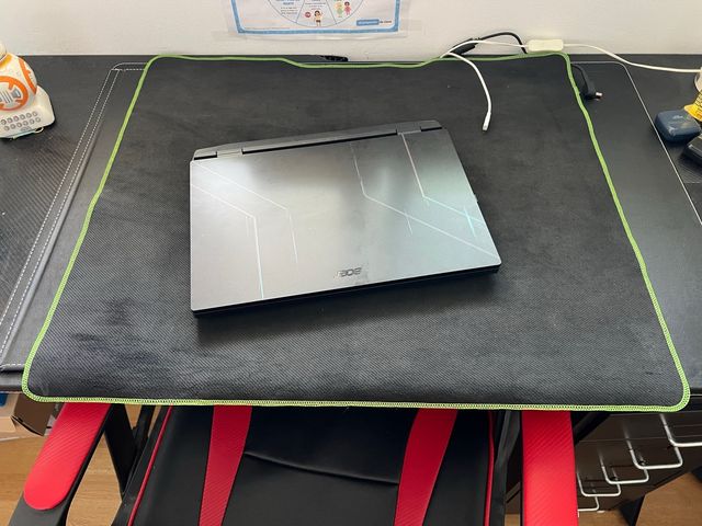 Alfombra Gaming Negra con Borde Verde o Borde rojo