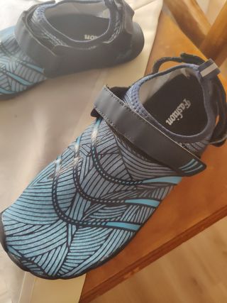 Zapatillas de agua para natación y playa