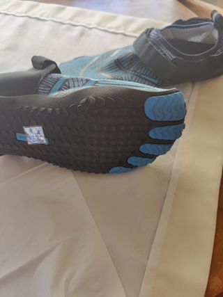 Zapatillas de agua para natación y playa