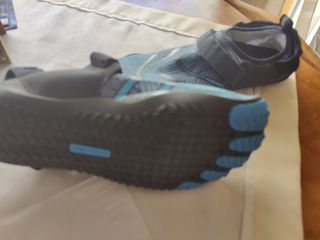 Zapatillas de agua para natación y playa