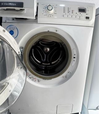 LAVADORA SECADORA ELECTROLUX DE 7 +  5 KILOS 
